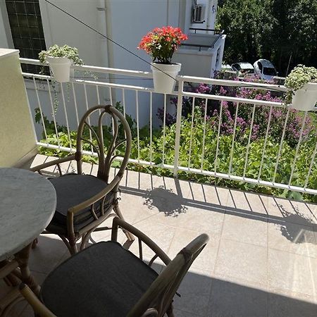 Apartmani Neda Bane Petrovac na moru Exterior foto