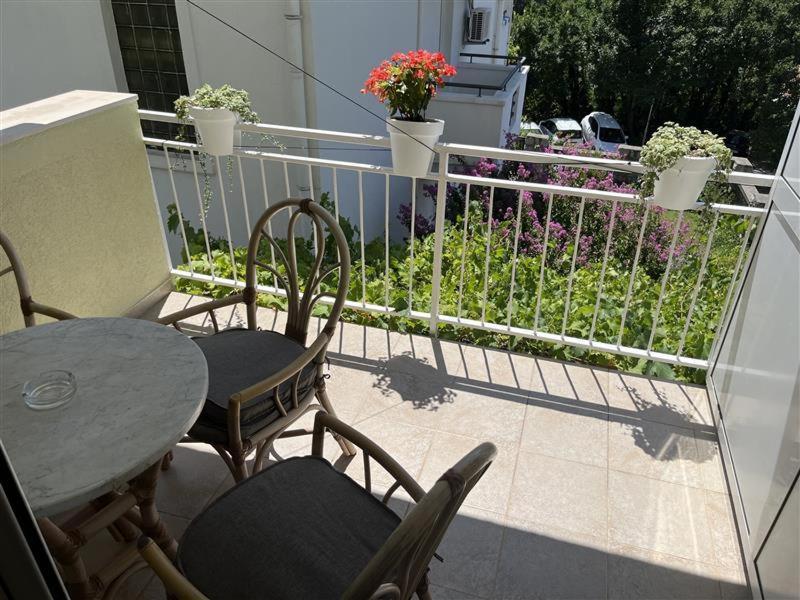 Apartmani Neda Bane Petrovac na moru Exterior foto
