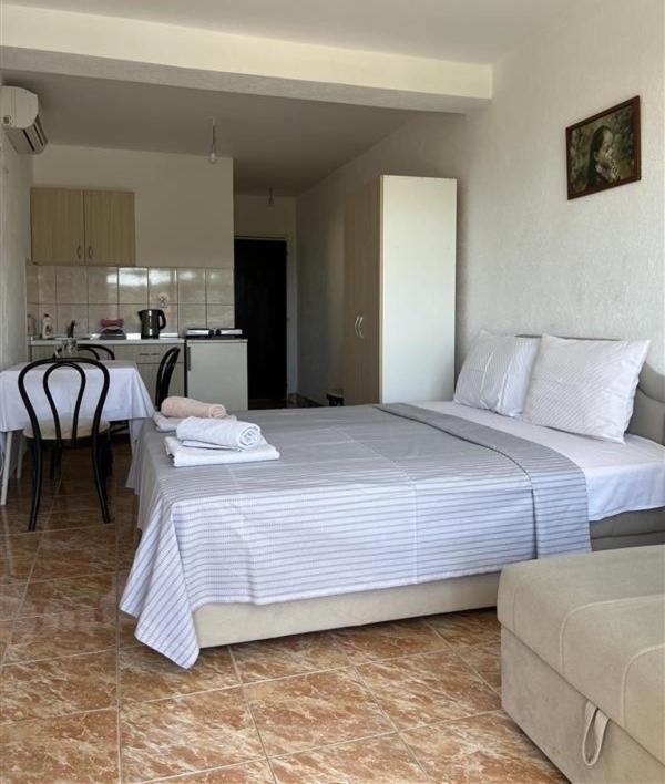 Apartmani Neda Bane Petrovac na moru Exterior foto