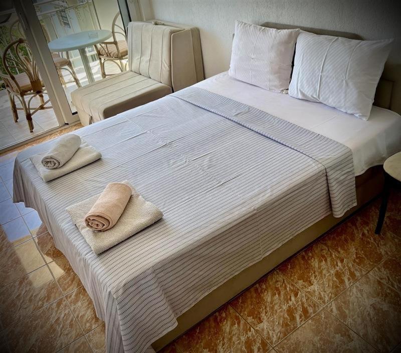 Apartmani Neda Bane Petrovac na moru Exterior foto