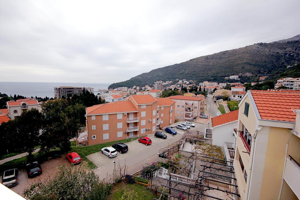 Apartmani Neda Bane Petrovac na moru Exterior foto