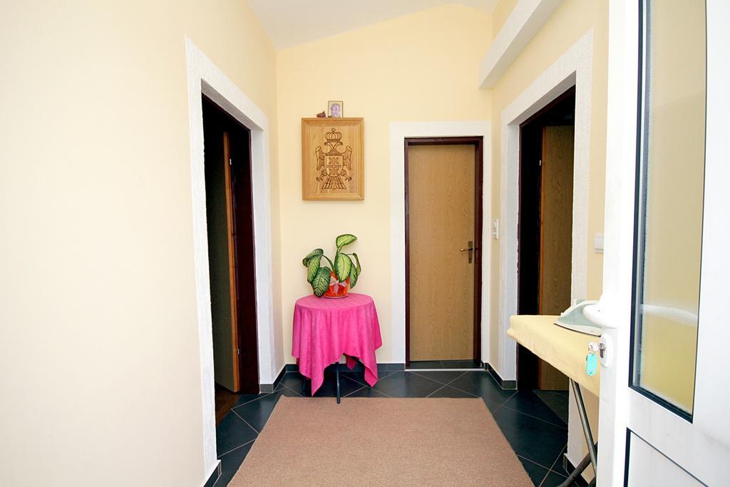 Apartmani Neda Bane Petrovac na moru Exterior foto
