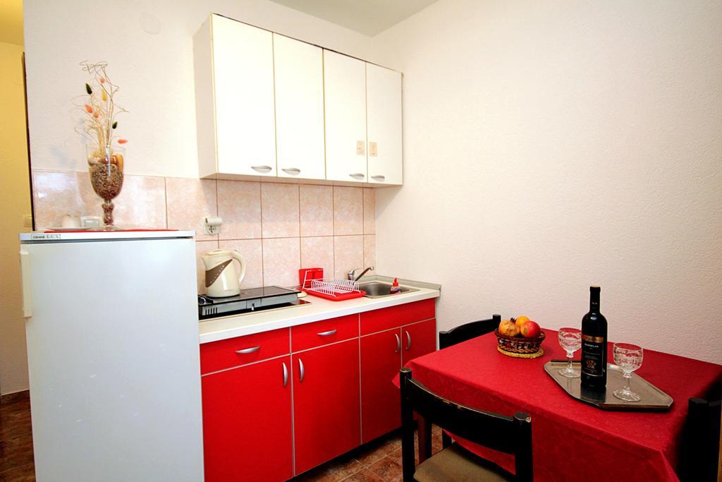 Apartmani Neda Bane Petrovac na moru Zimmer foto