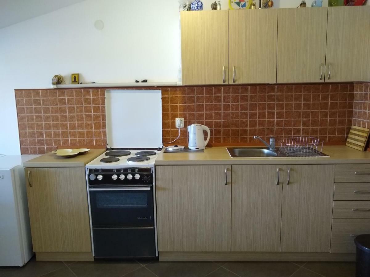 Apartmani Neda Bane Petrovac na moru Exterior foto