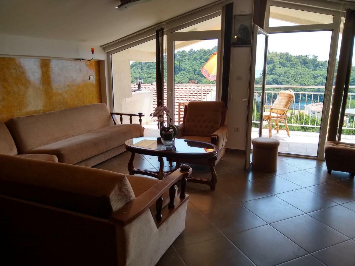 Apartmani Neda Bane Petrovac na moru Exterior foto